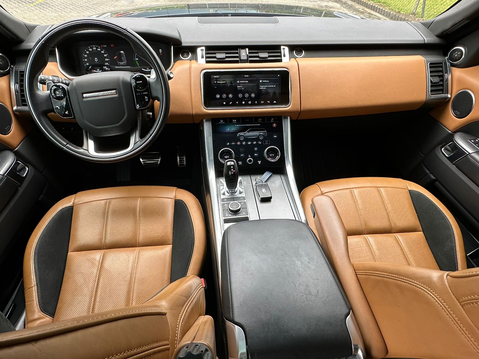 RANGE ROVER SPORT P400E
