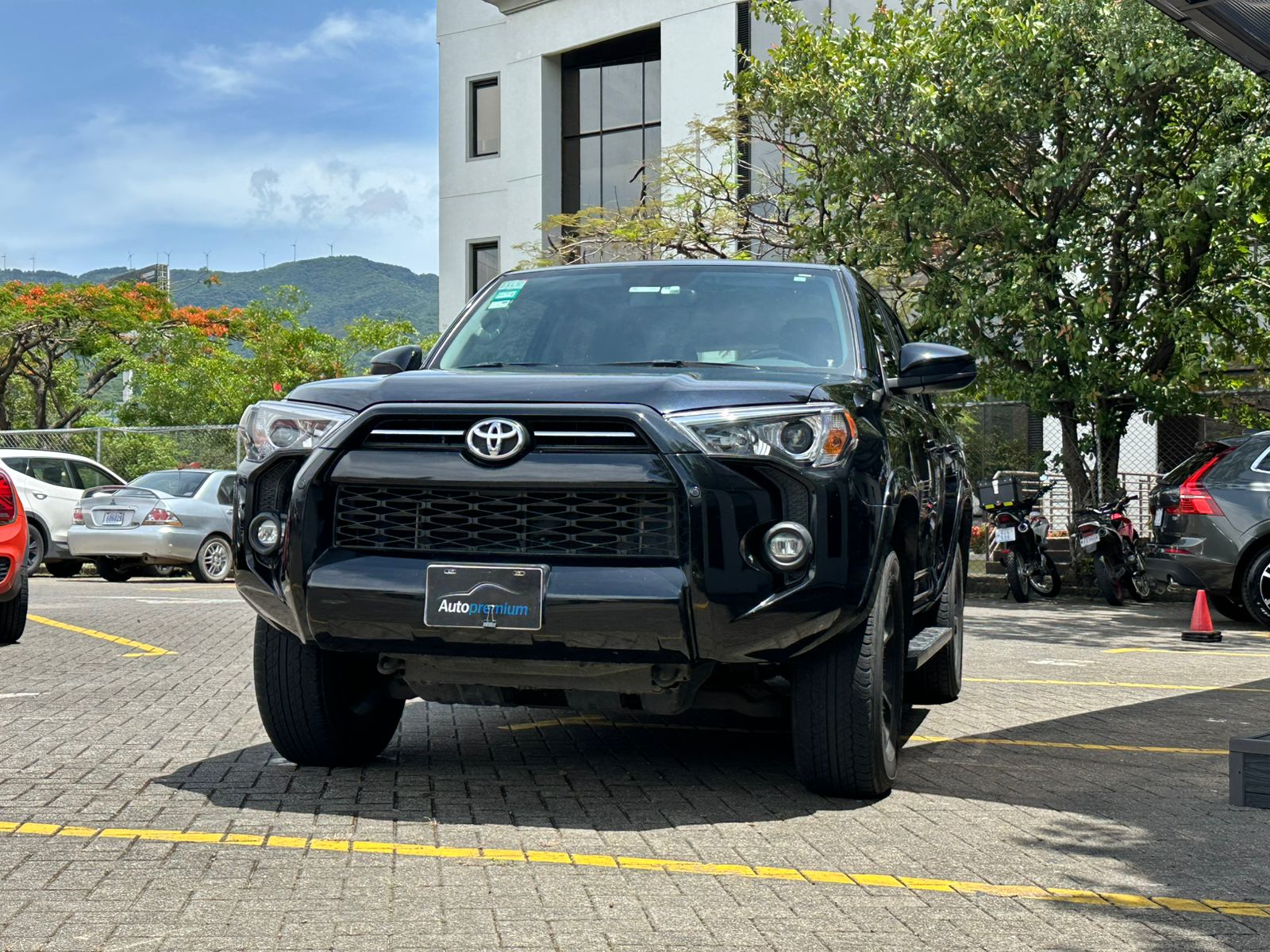 TOYOTA 4 RUNNER SR5