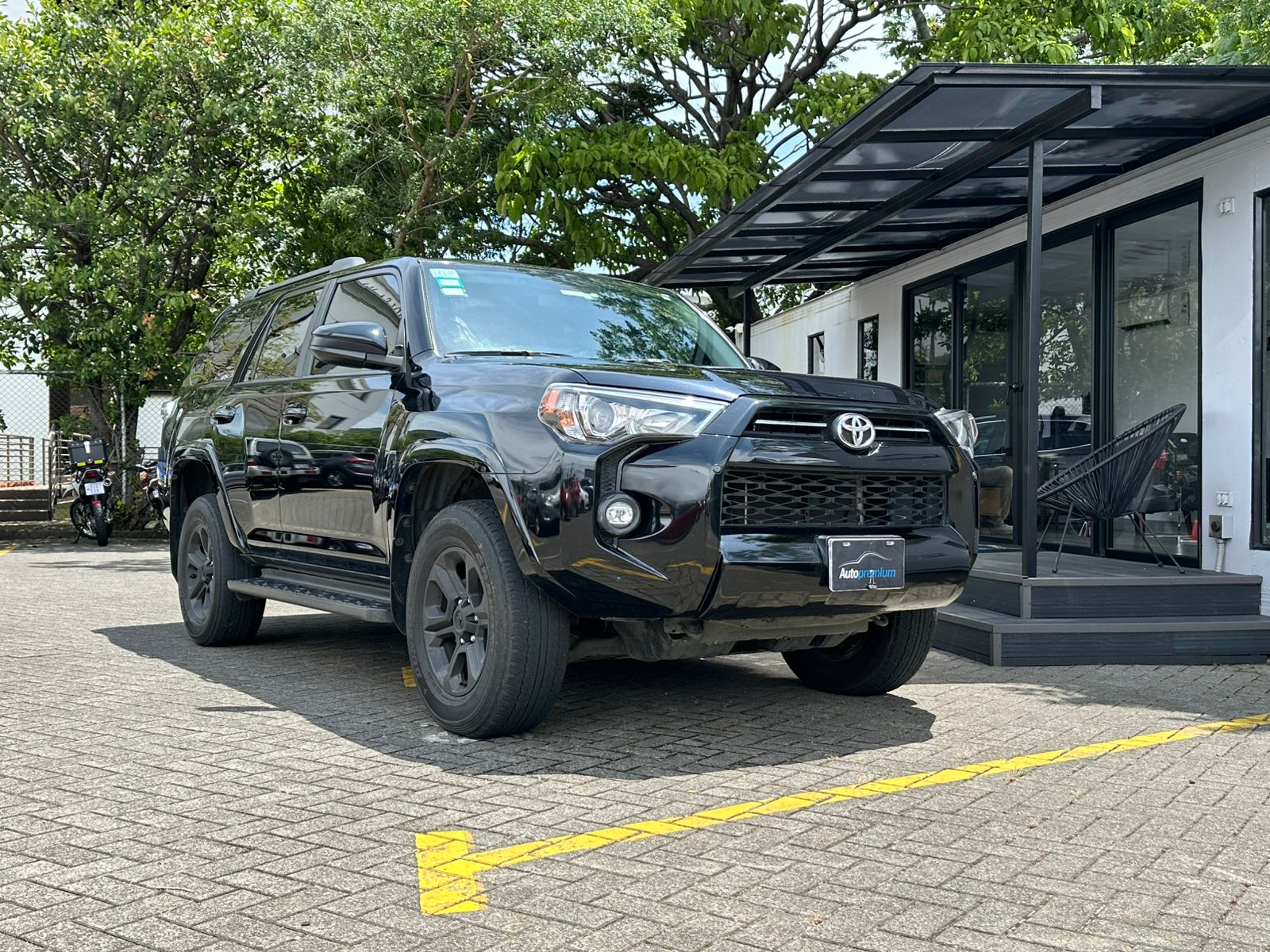 TOYOTA 4 RUNNER SR5