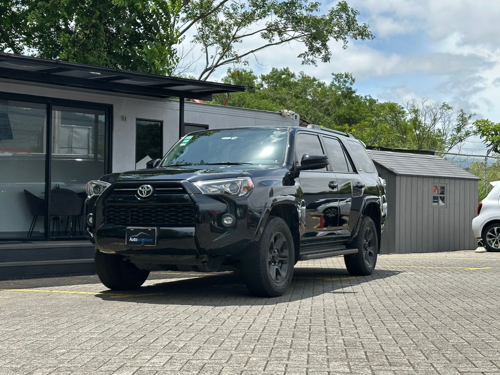 TOYOTA 4 RUNNER SR5