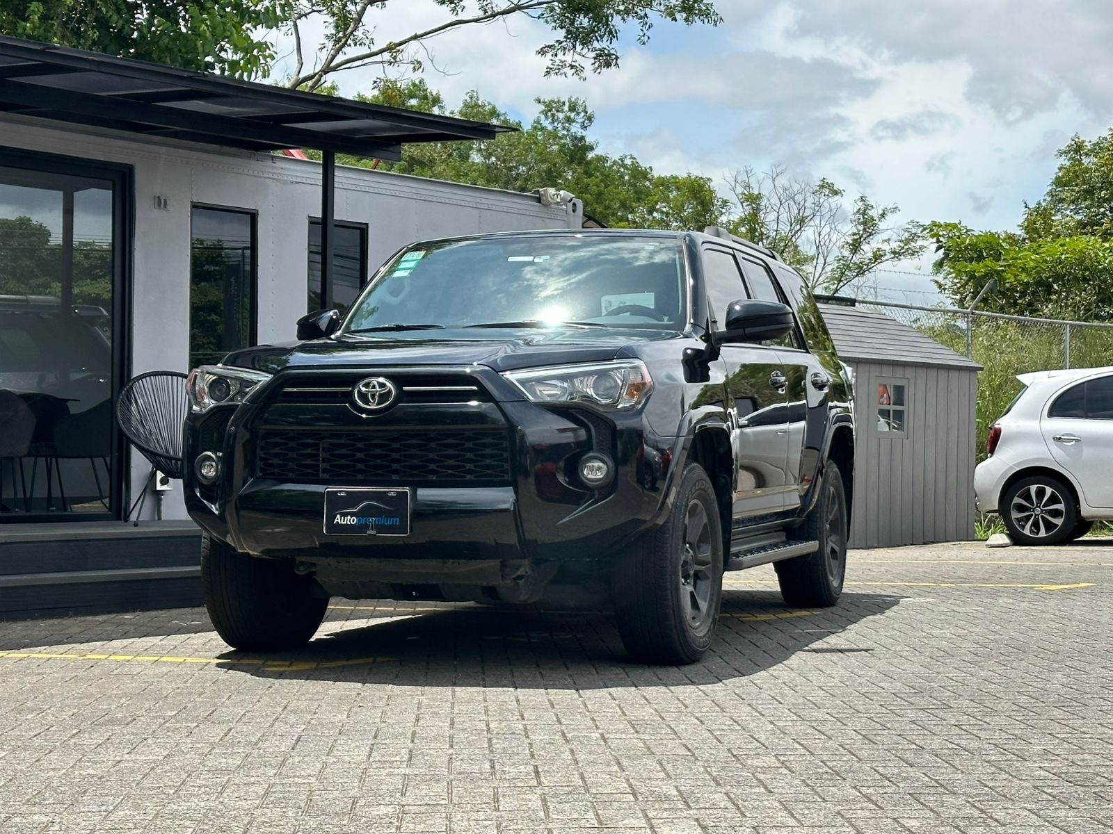 TOYOTA 4 RUNNER SR5