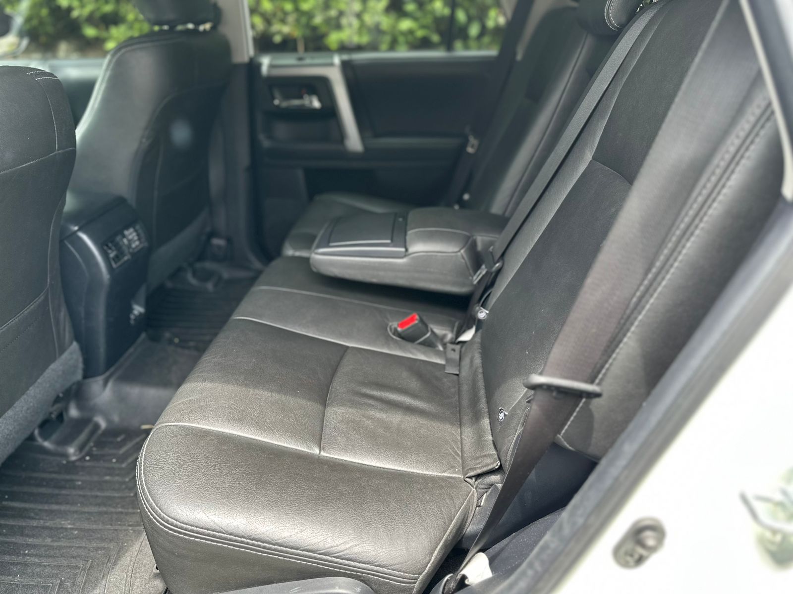 TOYOTA 4 RUNNER SR5