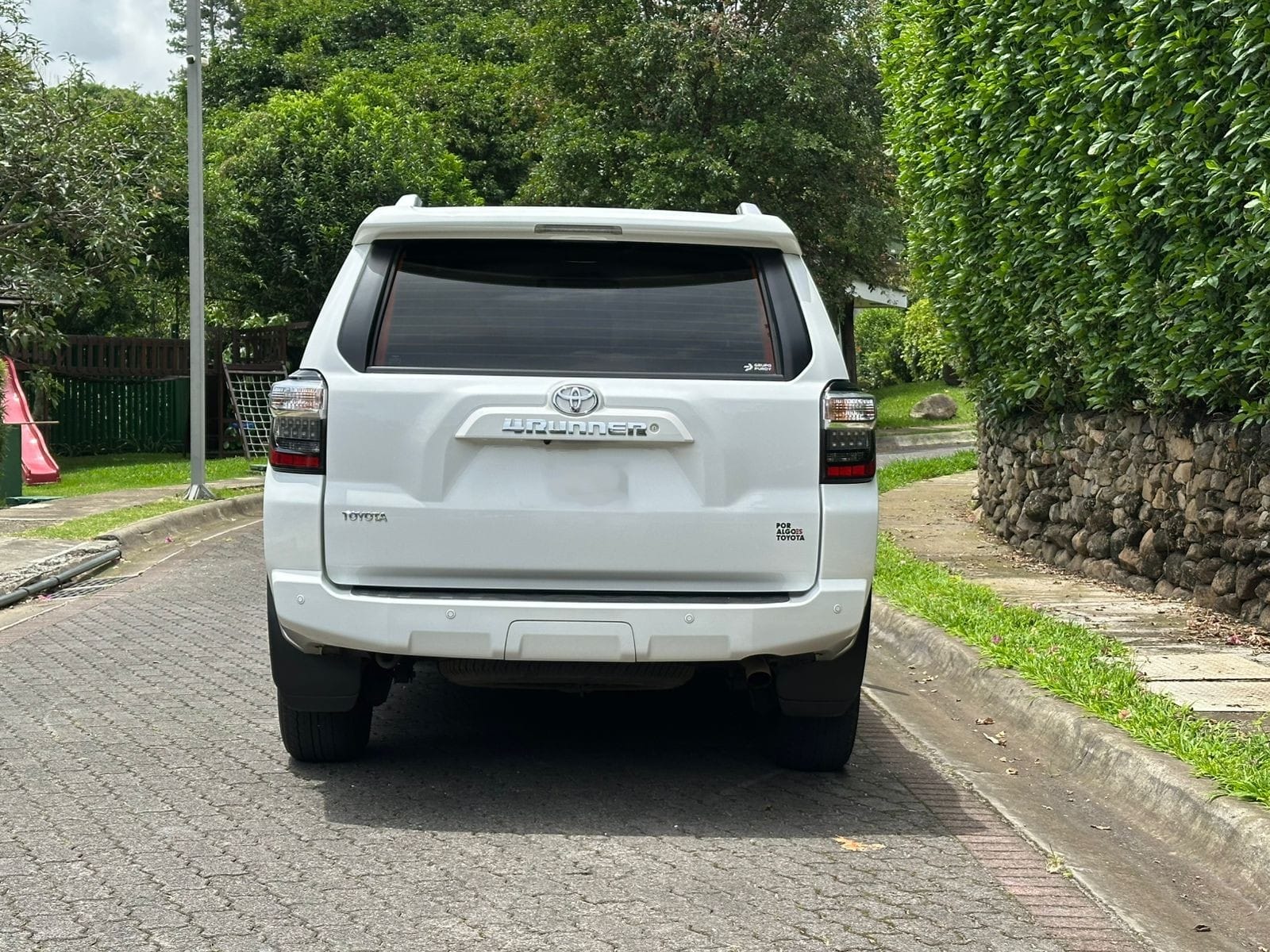 TOYOTA 4 RUNNER SR5