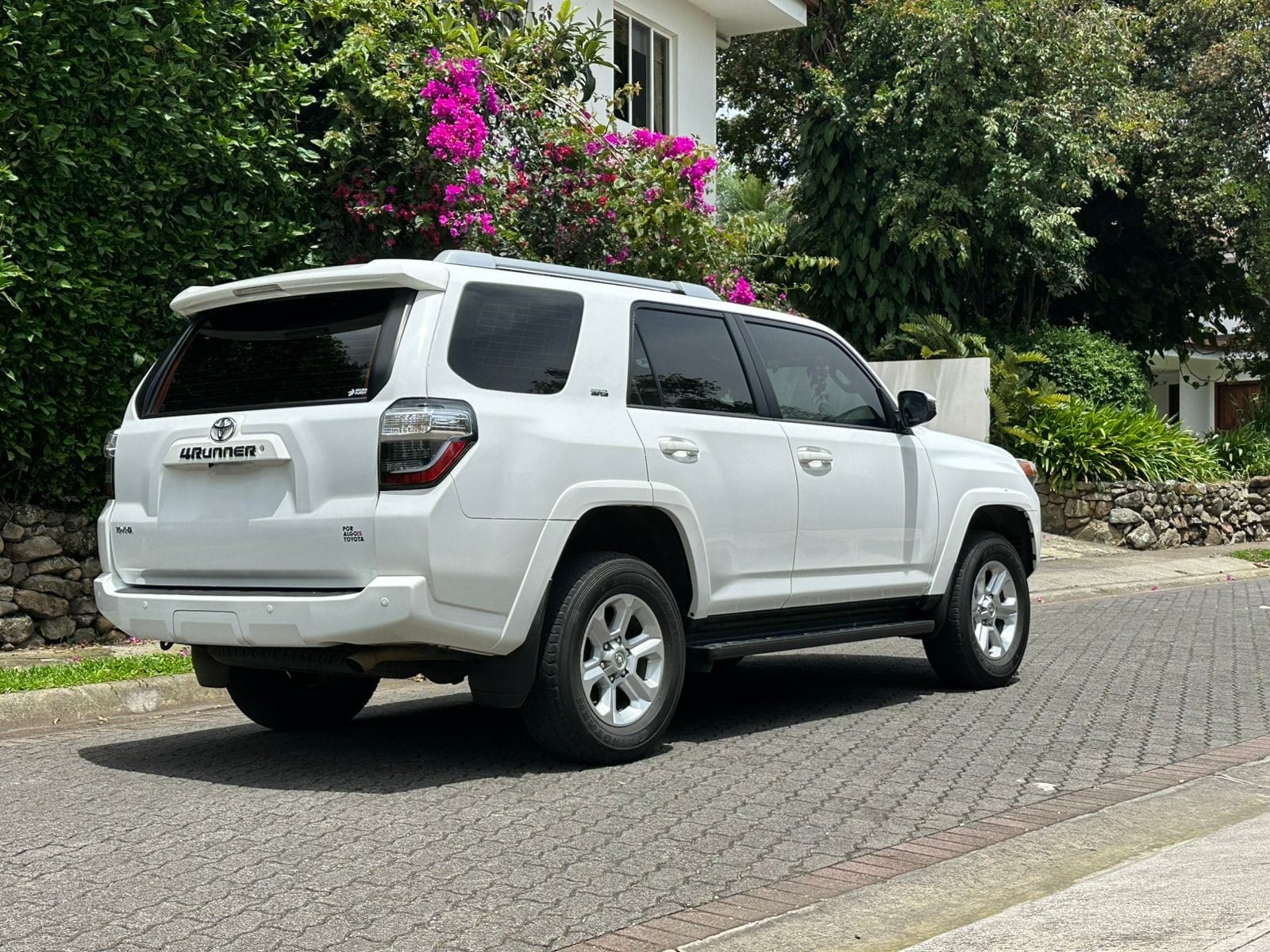 TOYOTA 4 RUNNER SR5