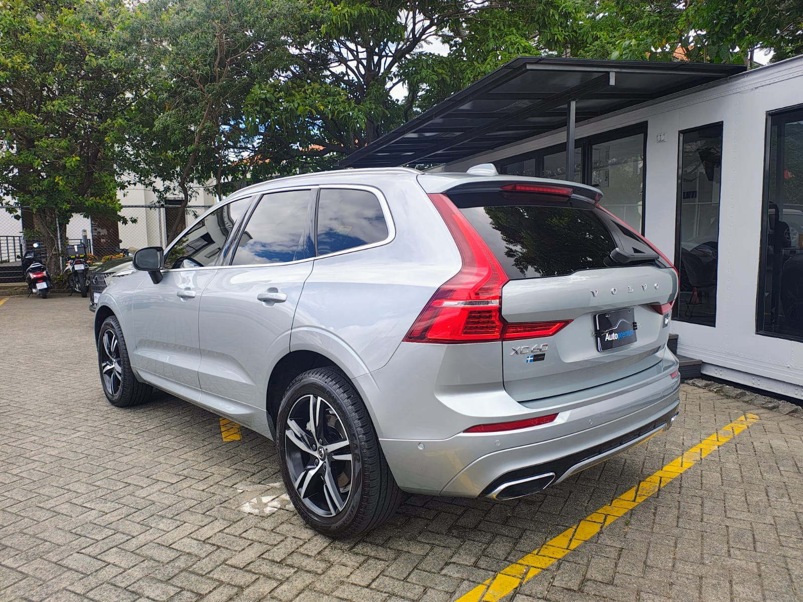 VOLVO XC60 T6