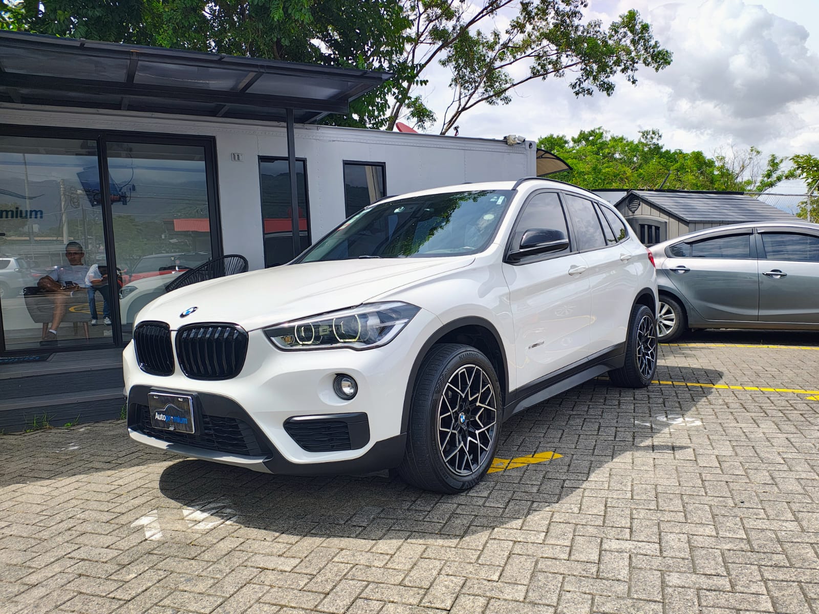 BMW X1