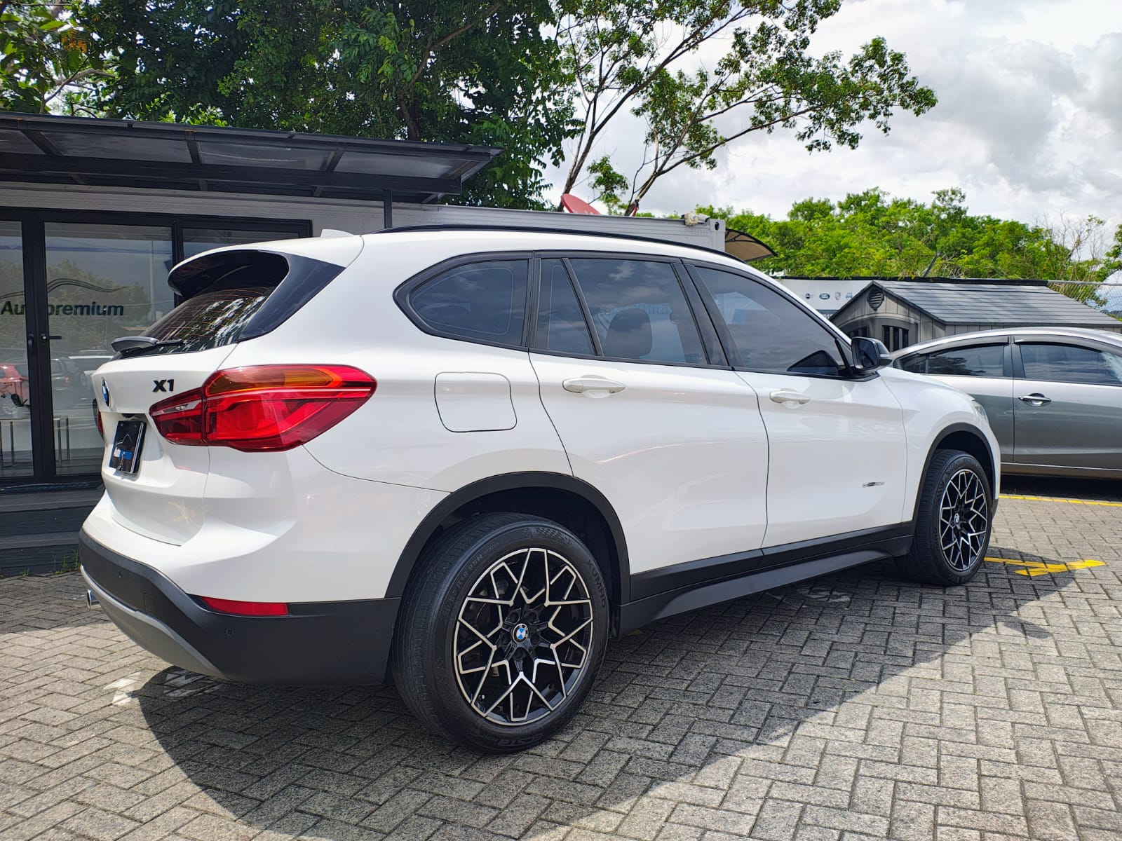BMW X1