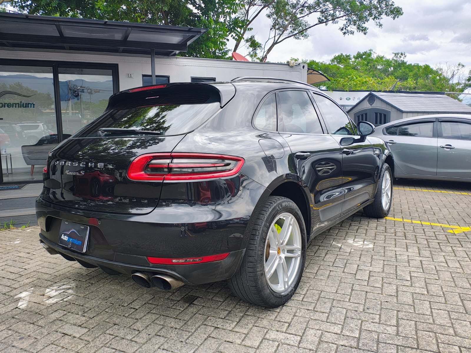 PORSCHE MACAN S