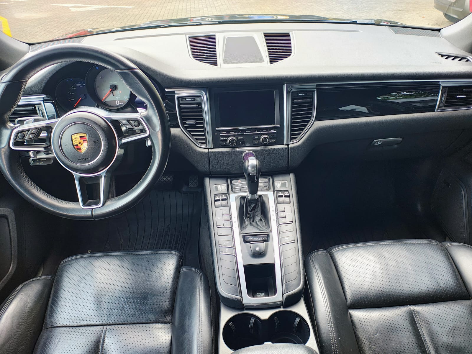 PORSCHE MACAN S