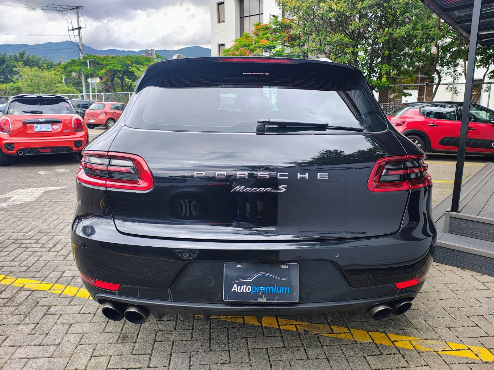 PORSCHE MACAN S