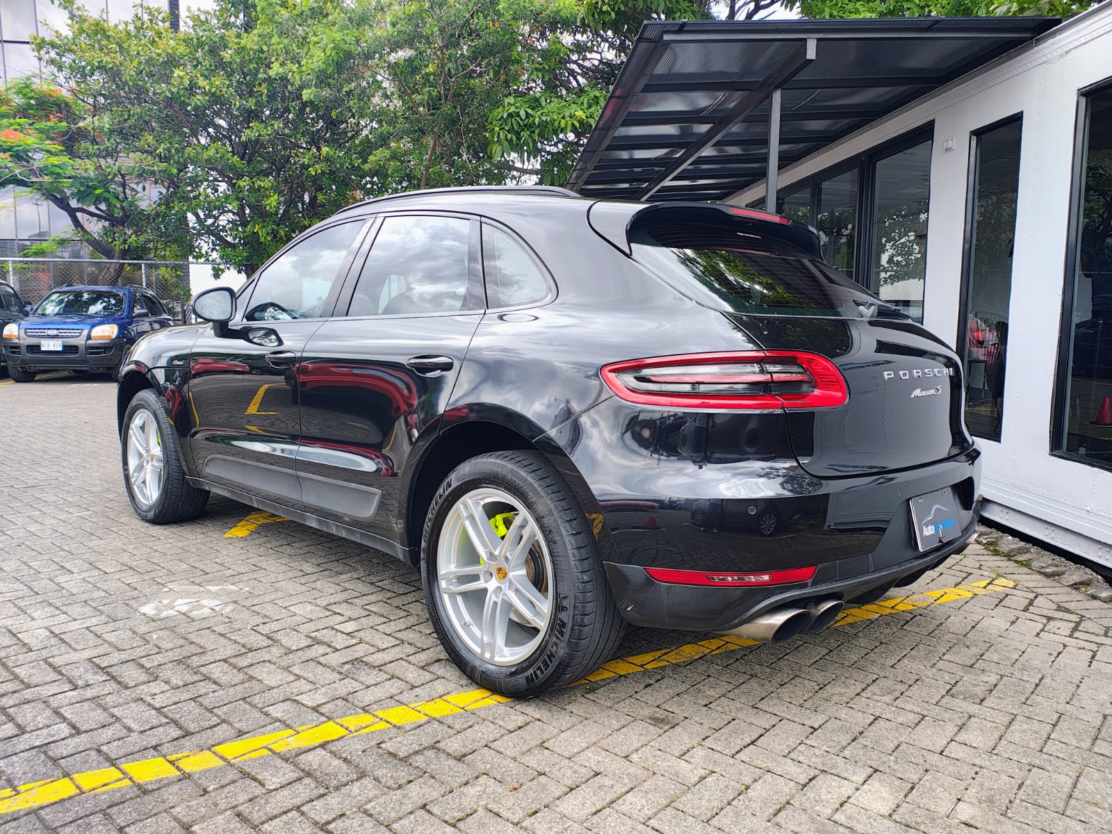 PORSCHE MACAN S