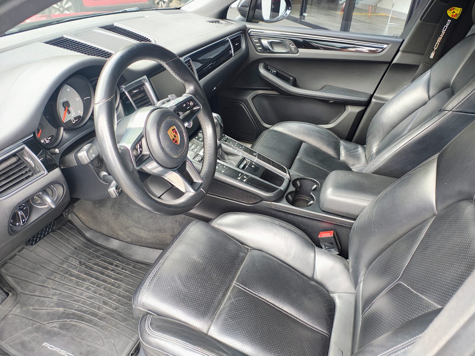 PORSCHE MACAN S