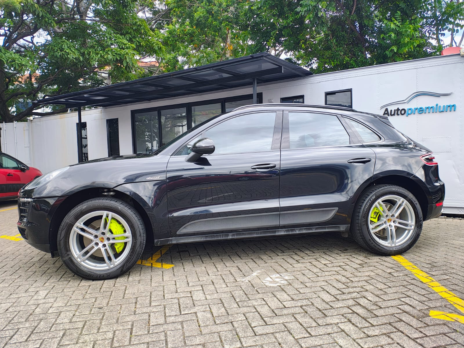 PORSCHE MACAN S