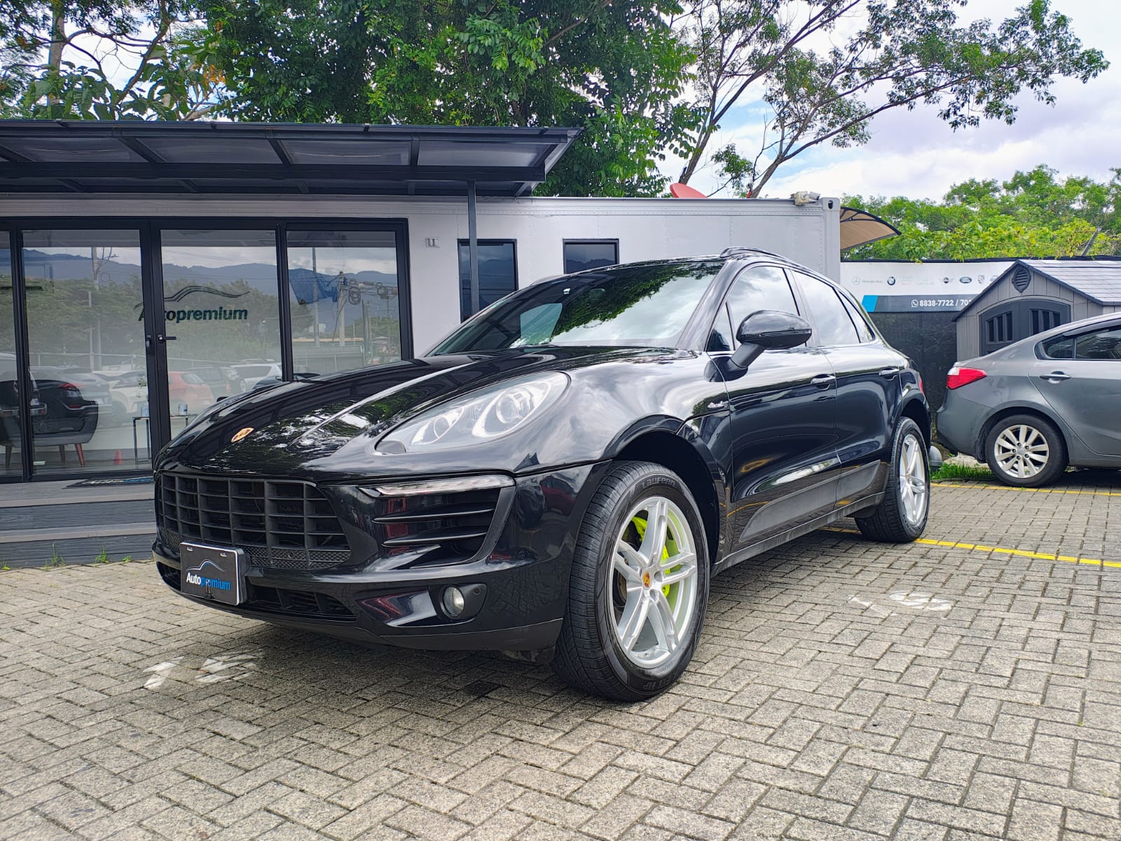 PORSCHE MACAN S