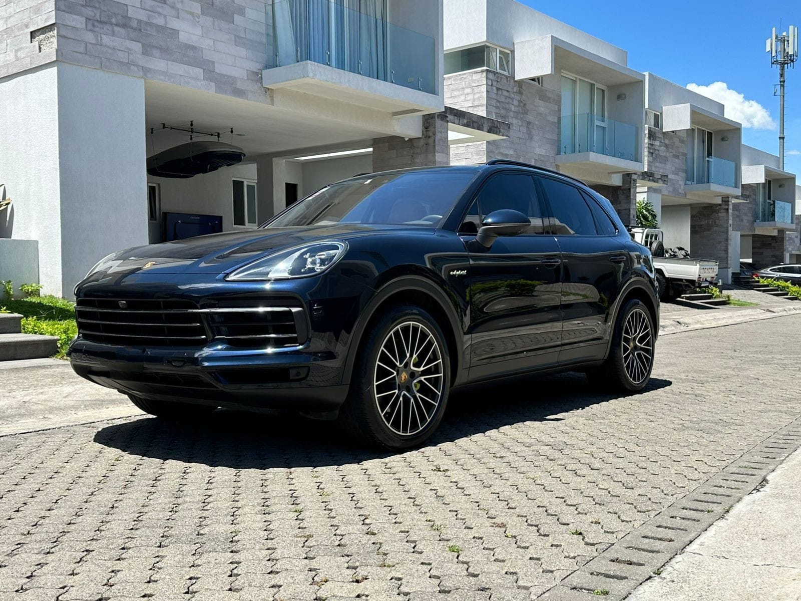 PORSCHE CAYENNE E-HYBRID