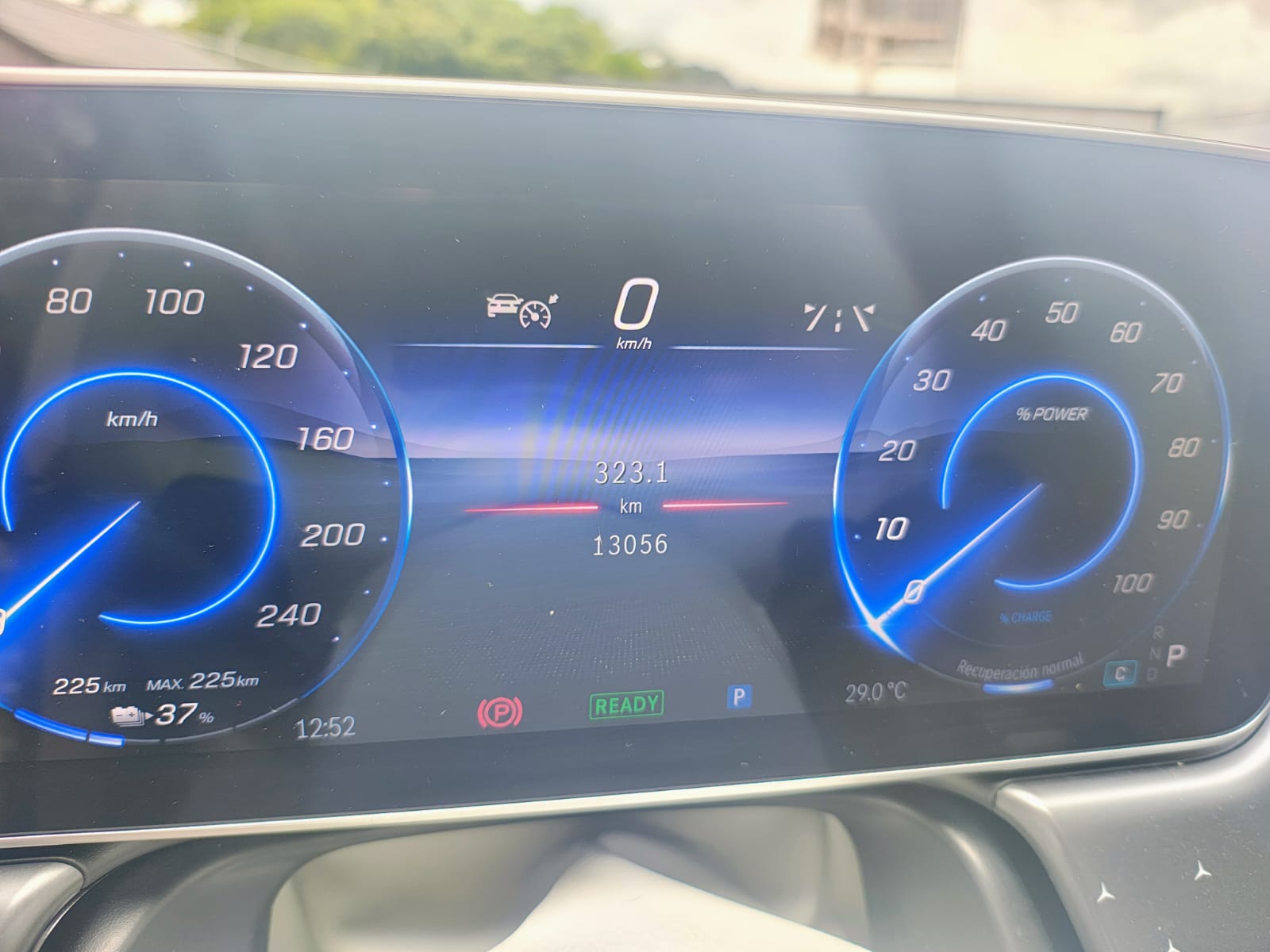 MERCEDES BENZ EQE