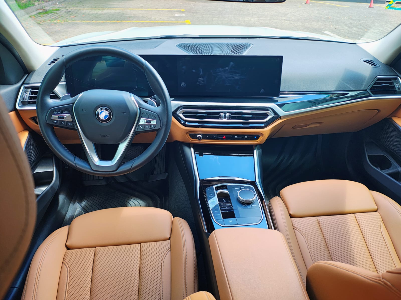 BMW 320i