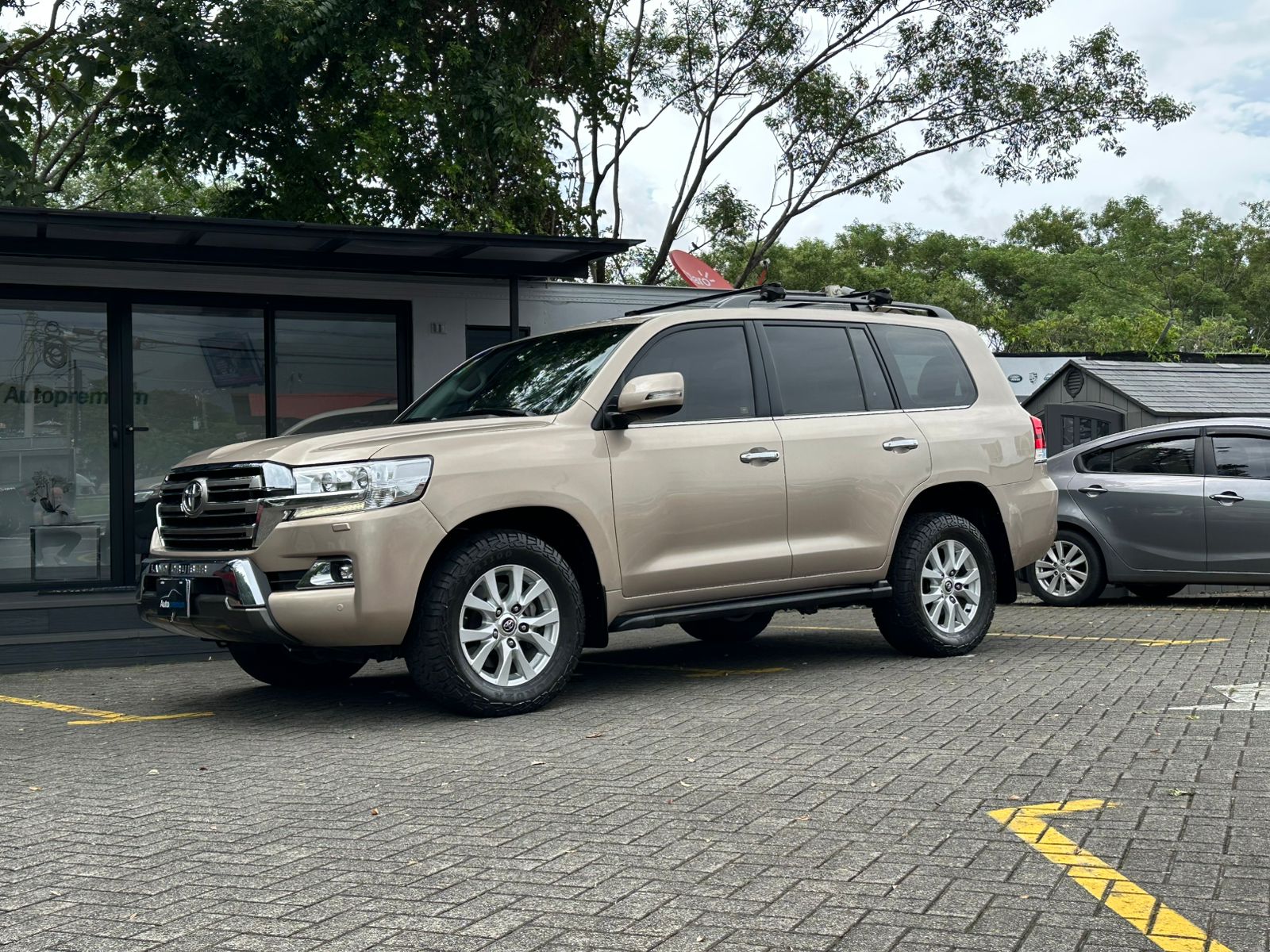 TOYOTA LAND CRUISER VX