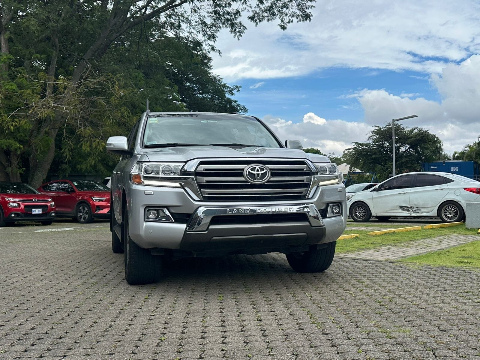 TOYOTA LAND CRUISER VX