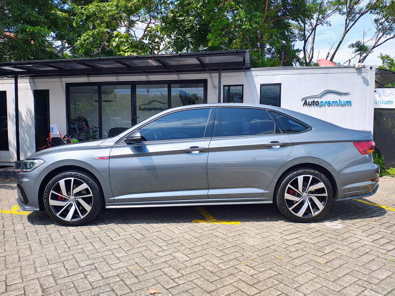 VOLKSWAGEN JETTA GLI