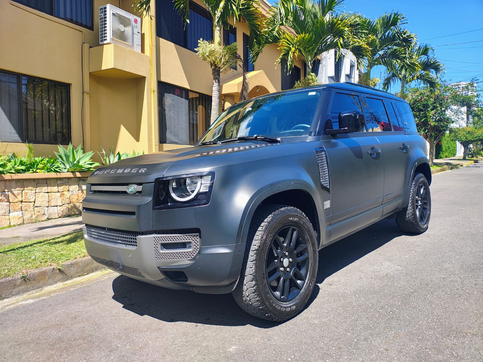 LAND ROVER DEFENDER S