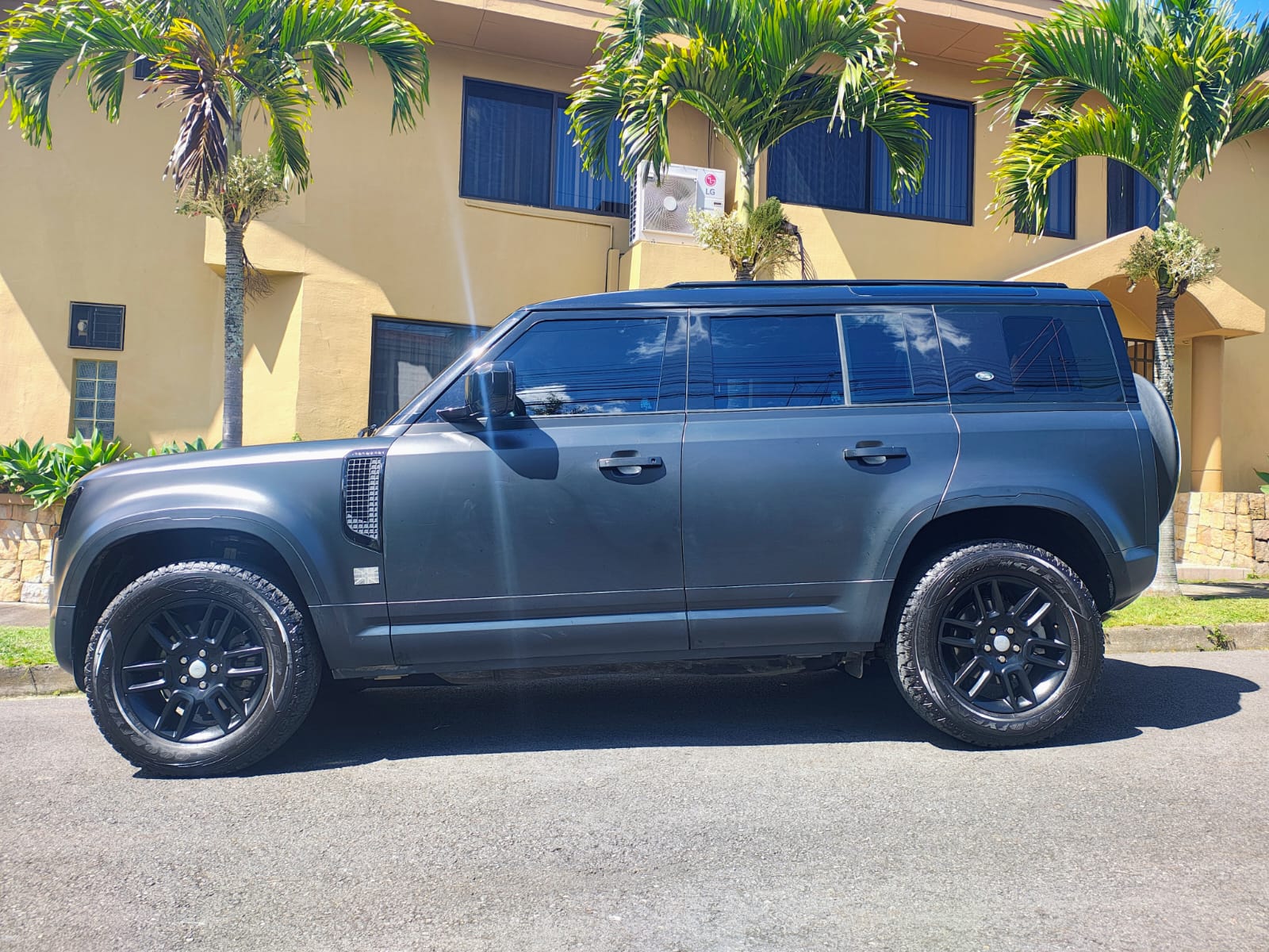 LAND ROVER DEFENDER S