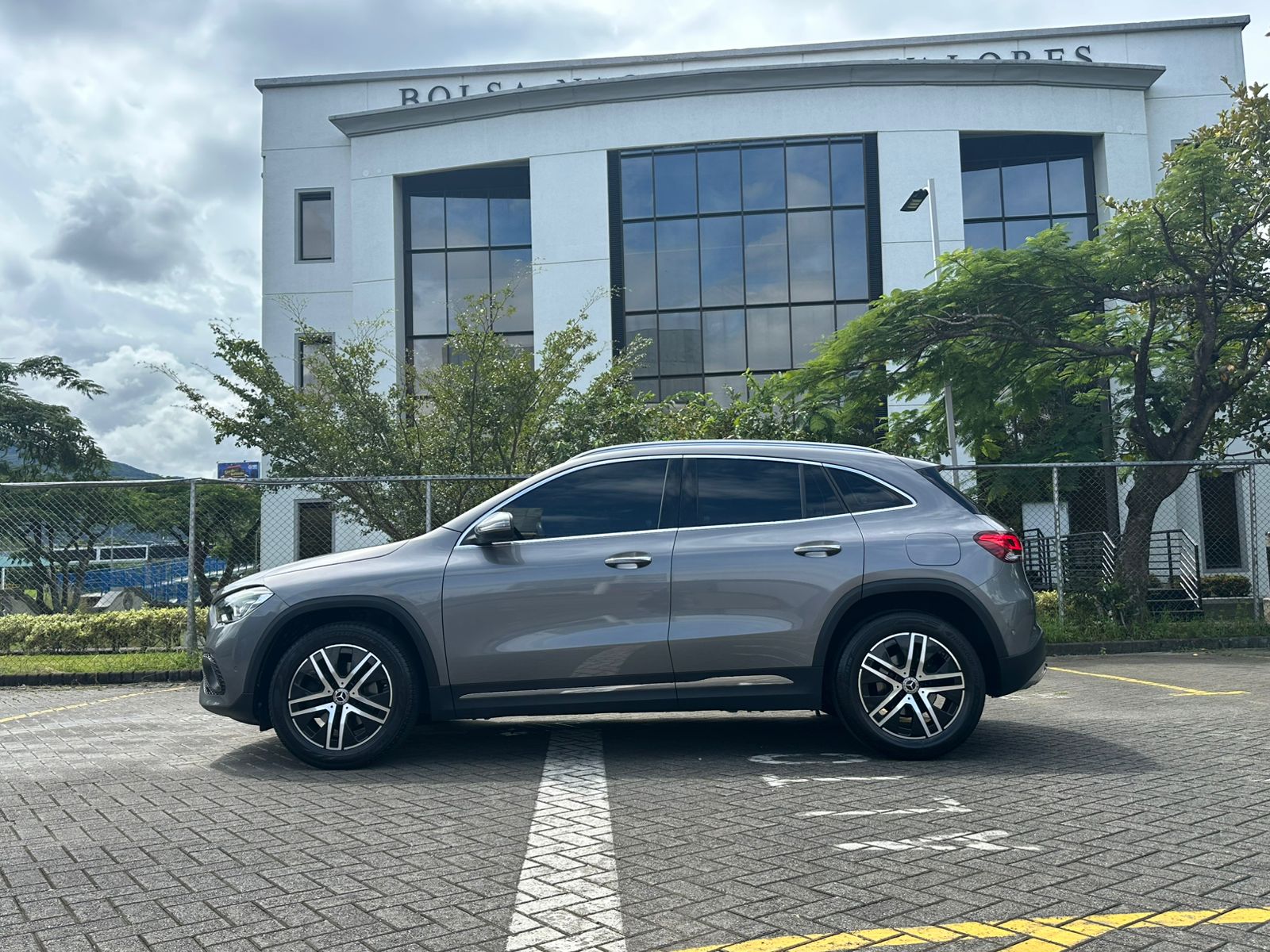 MARCEDES BENZ GLA200