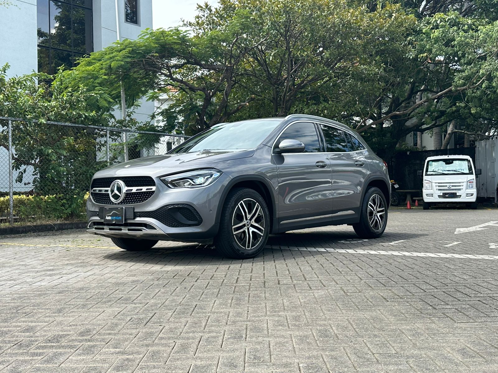 MARCEDES BENZ GLA200