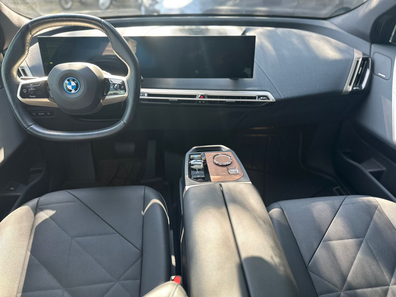 BMW IX X-DRIVE 50