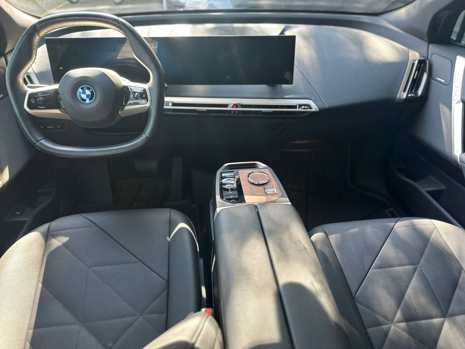 BMW IX X-DRIVE 50