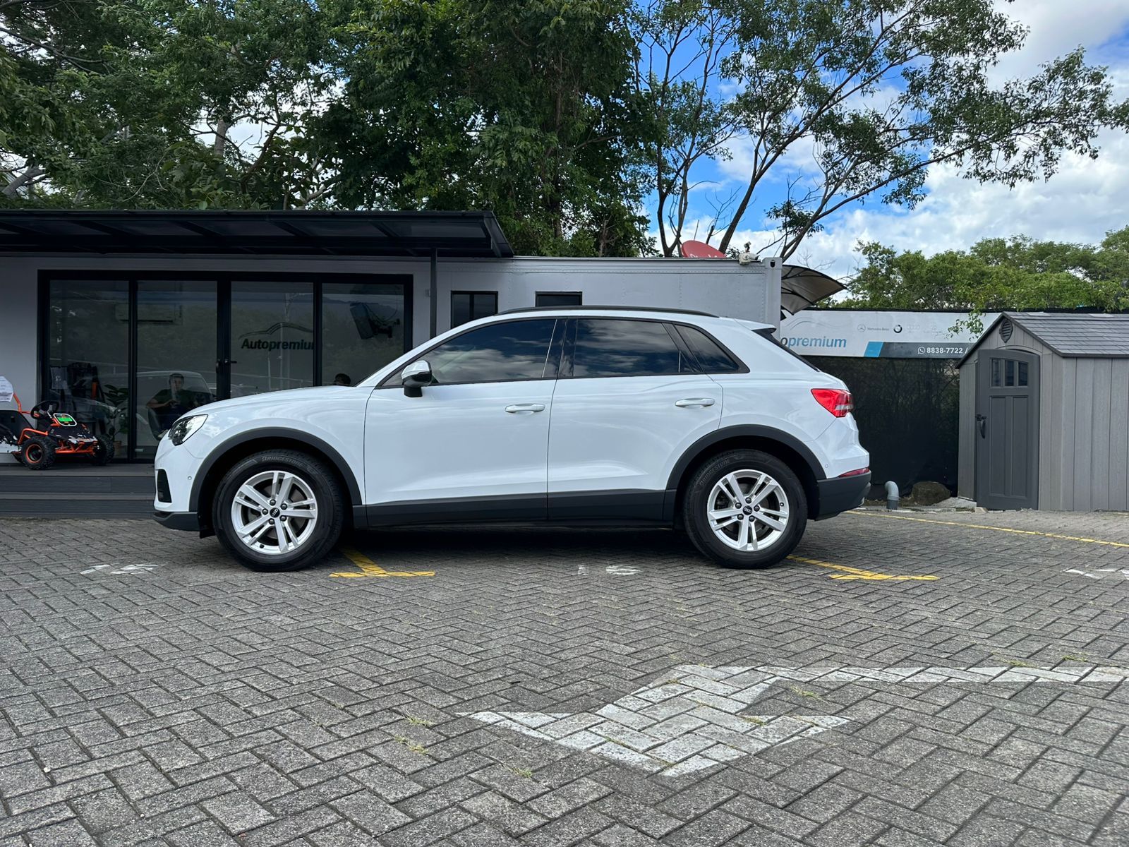 AUDI Q3
