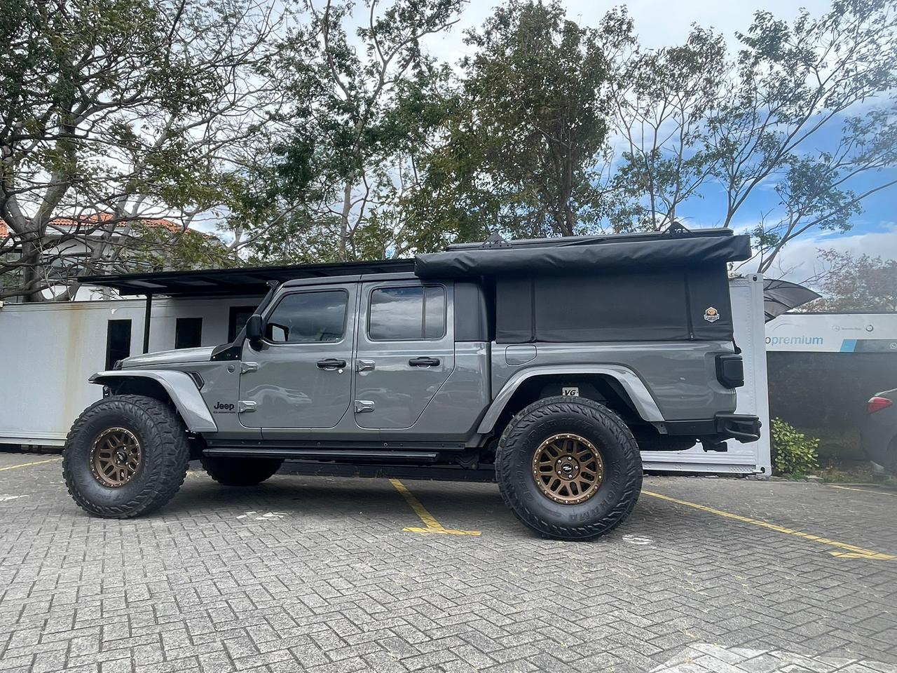 JEEP GLADIATOR SPORT