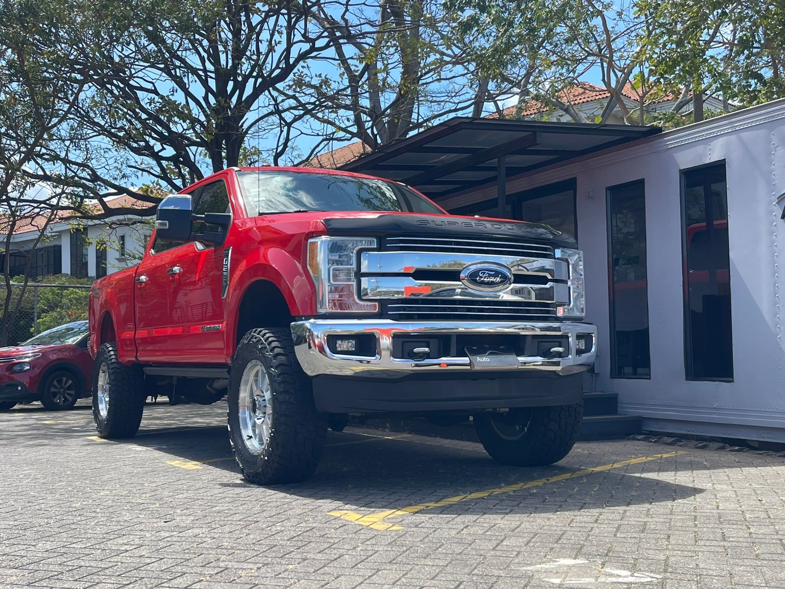 FORD F250 LARIAT
