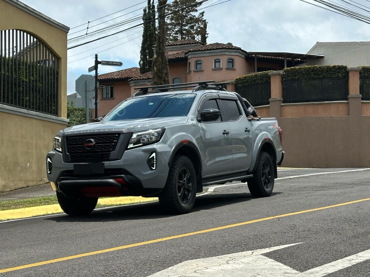 NISSAN FRONTIER PRO 4X