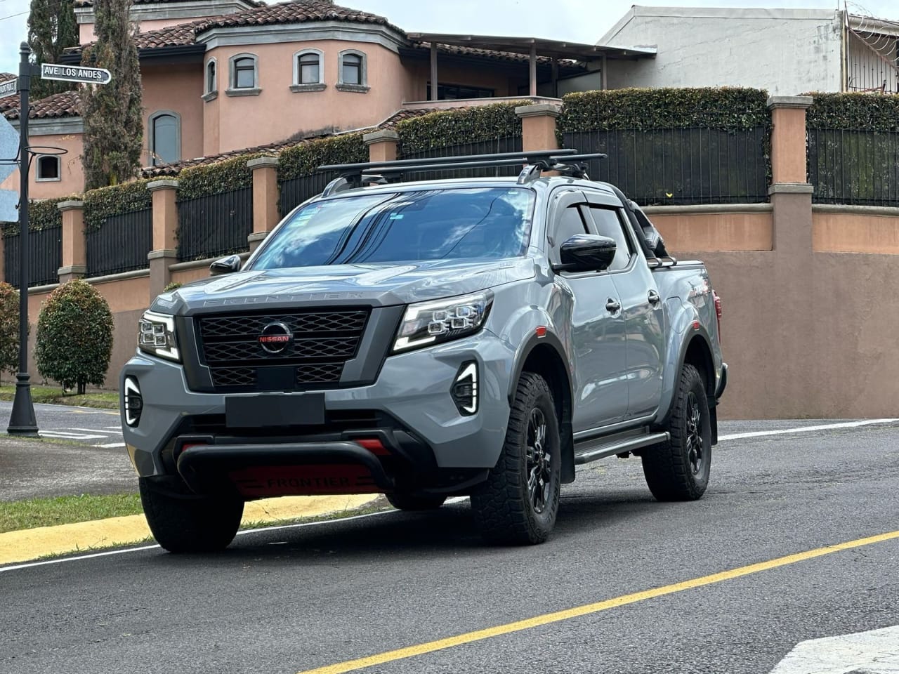 NISSAN FRONTIER PRO 4X