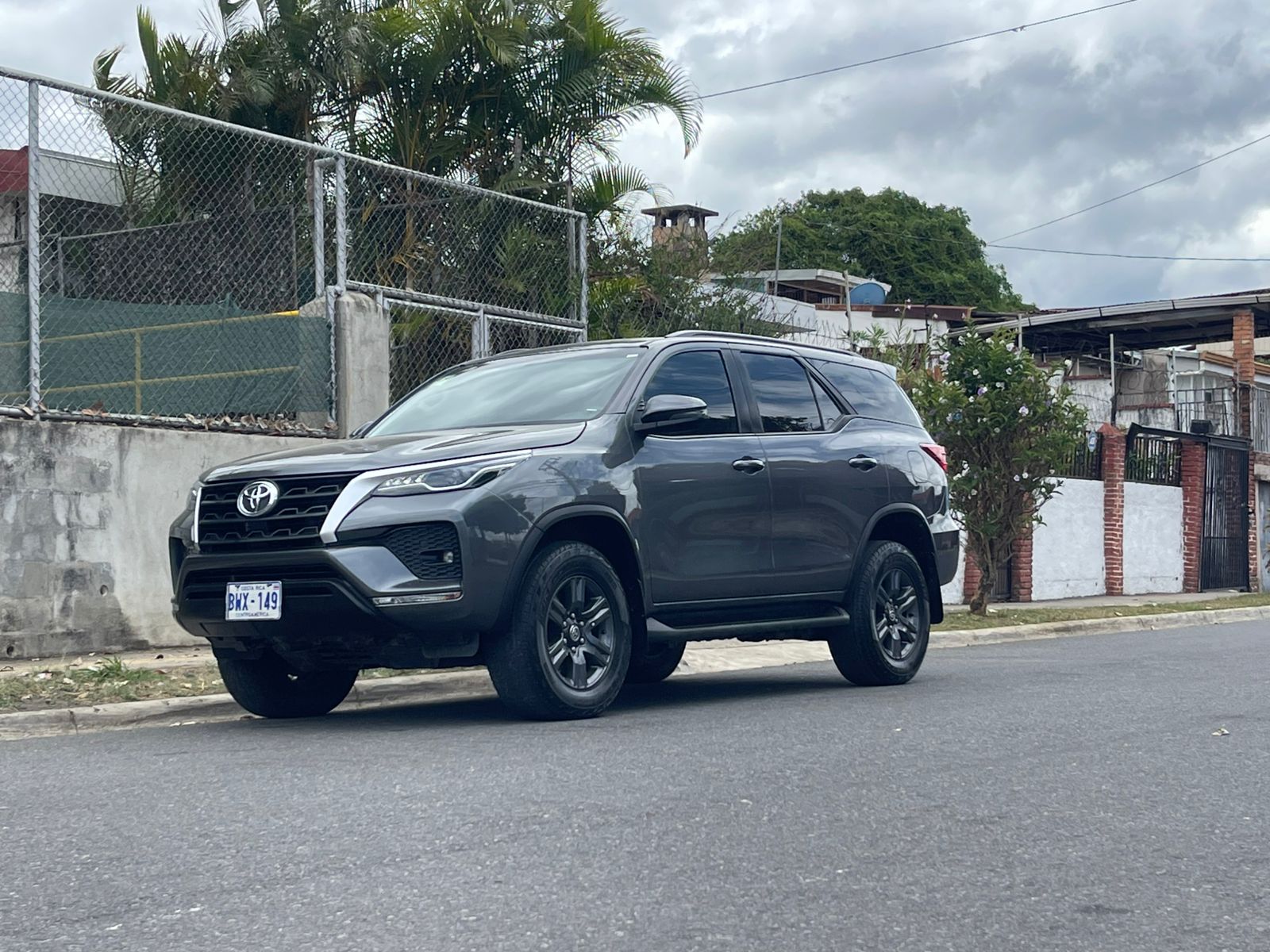 TOYOTA FORTUNER