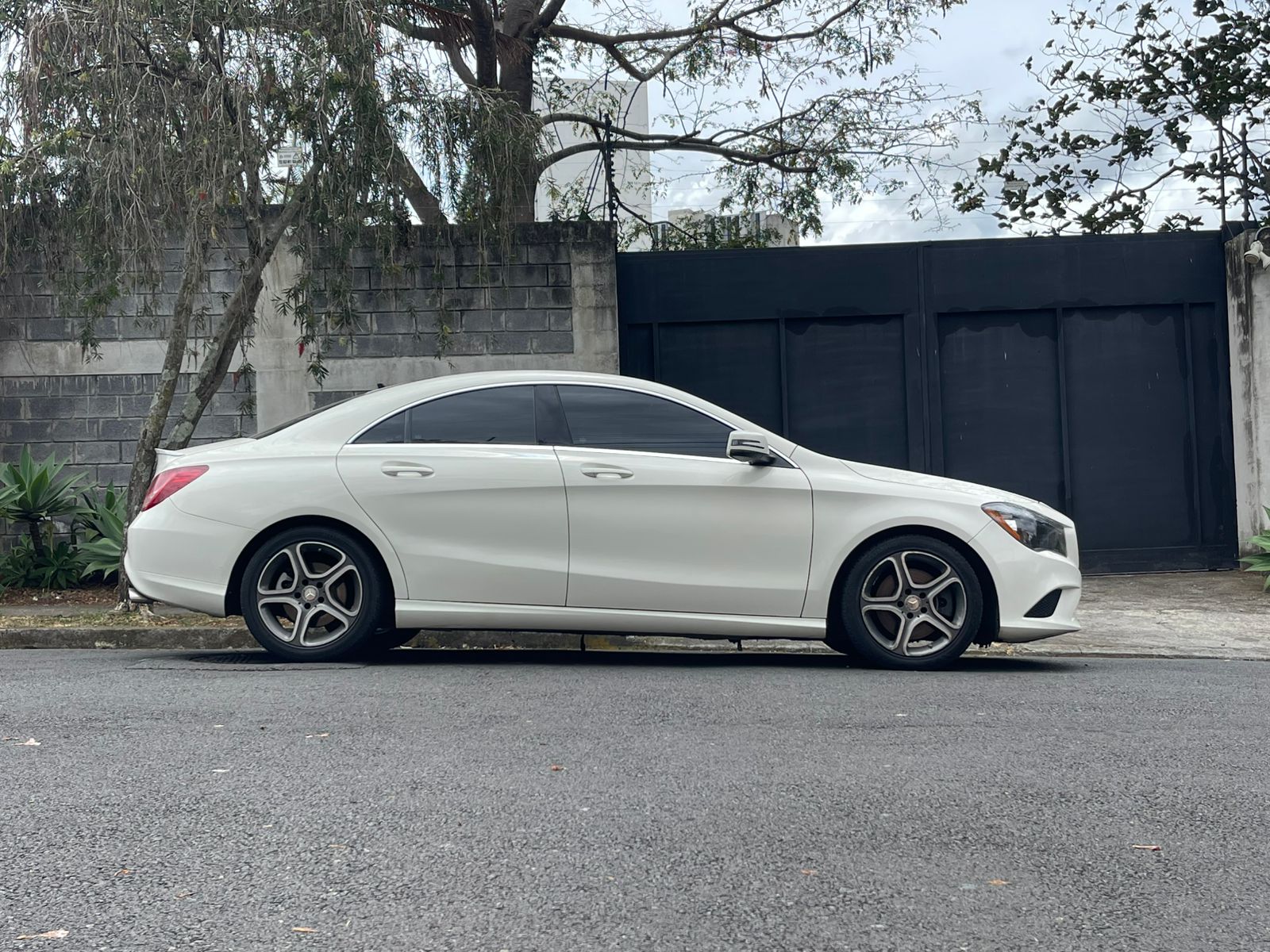 MERCEDES BENZ CLA 250
