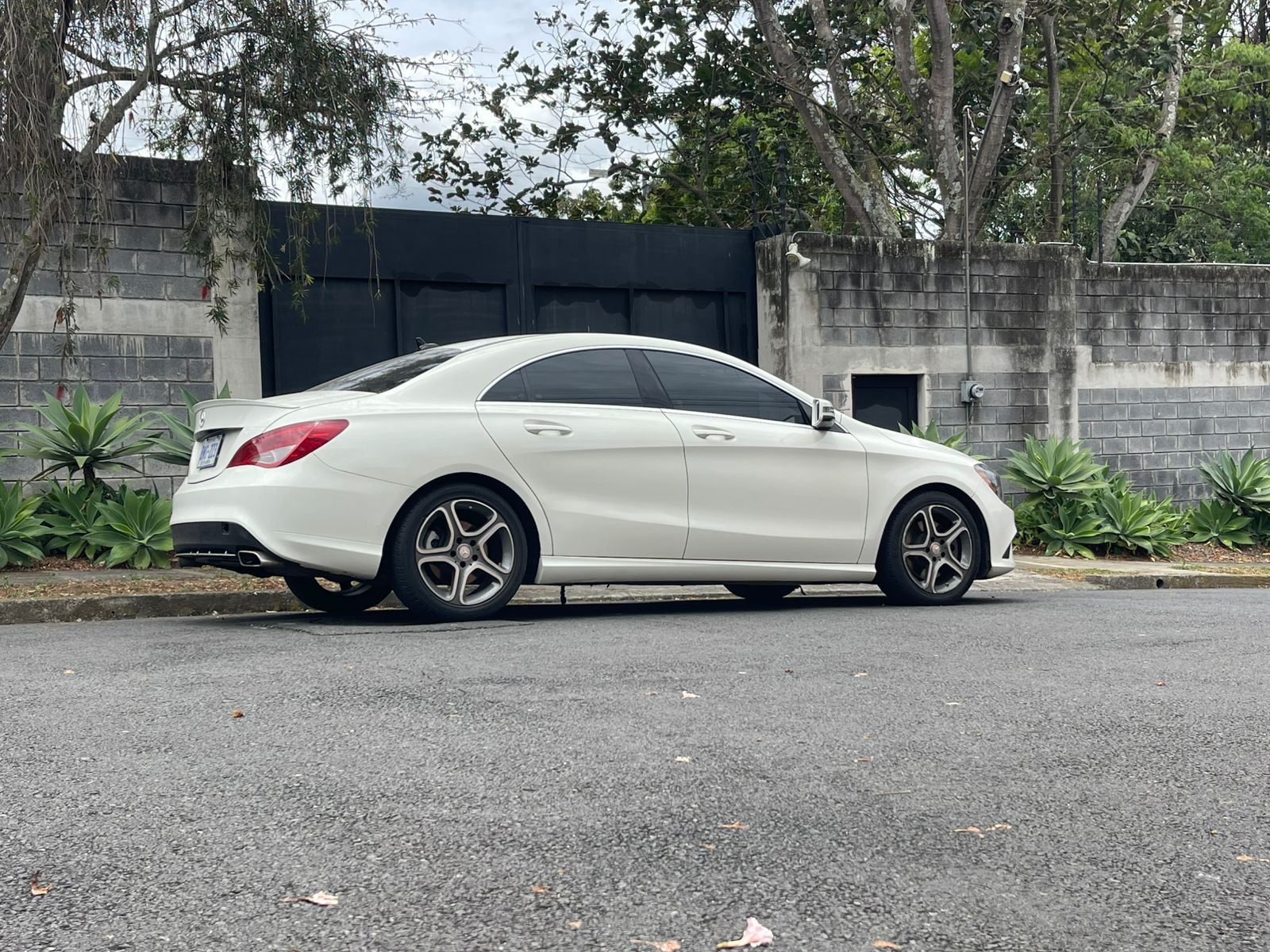MERCEDES BENZ CLA 250