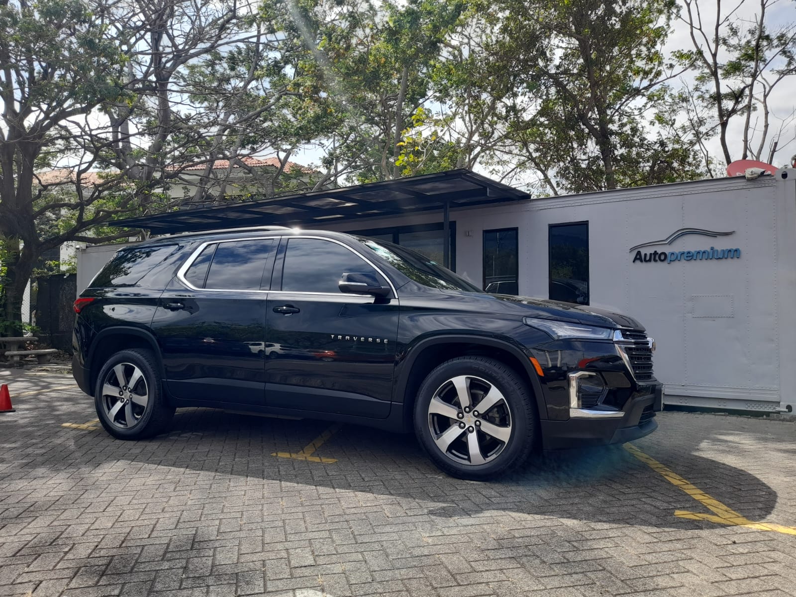 CHEVROLET TRAVERSE LT