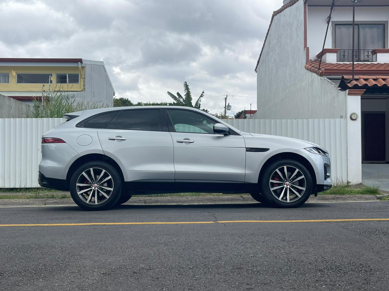 JAGUAR F PACE SE P400