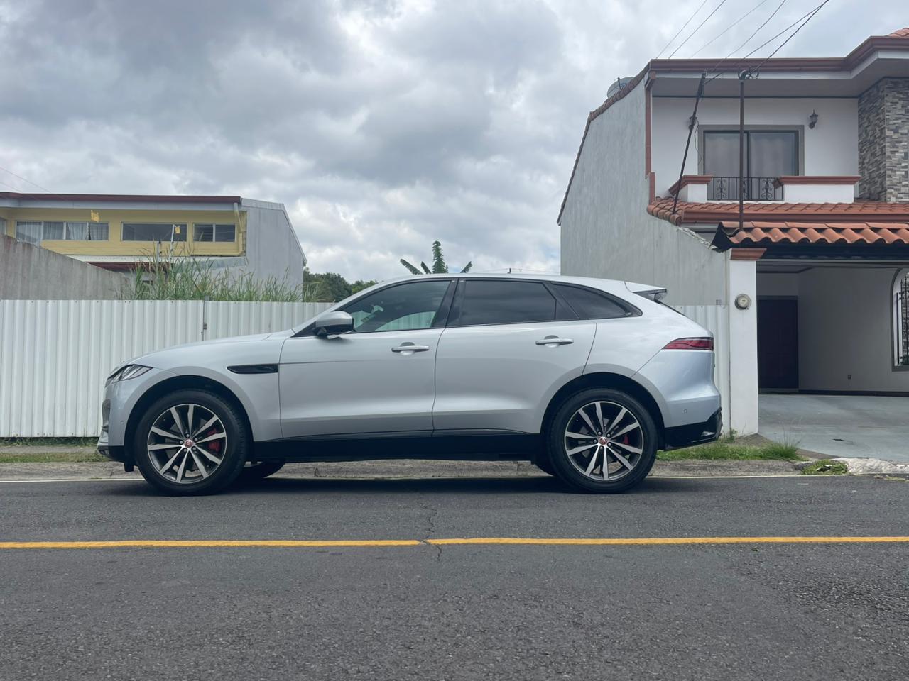 JAGUAR F PACE SE P400