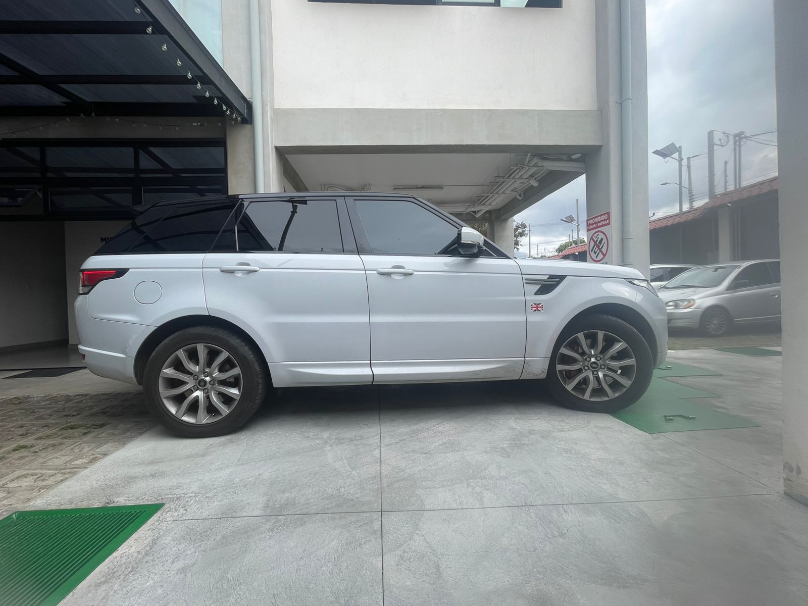 RANGE ROVER SPORT SE