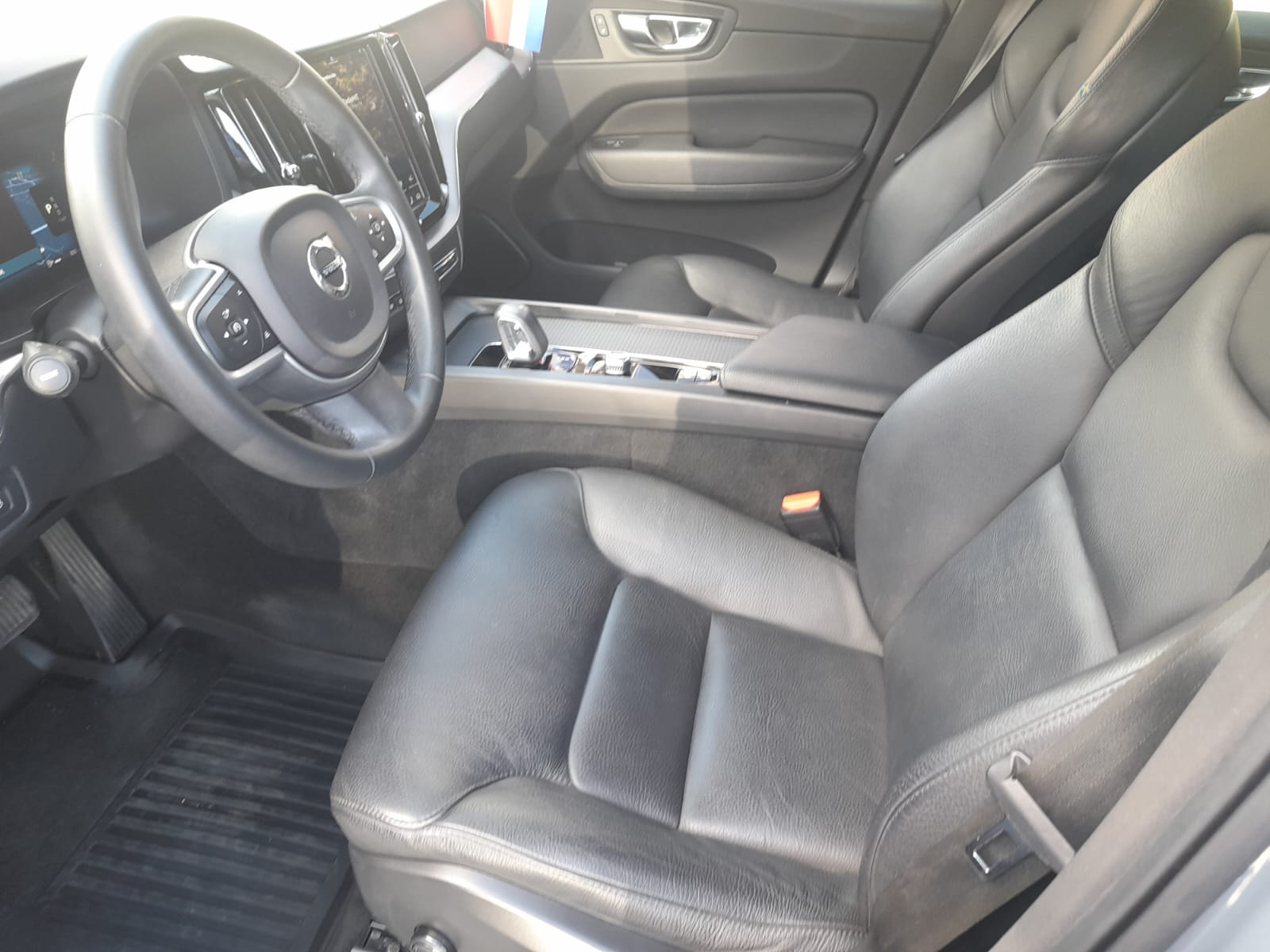 VOLVO XC60 B5