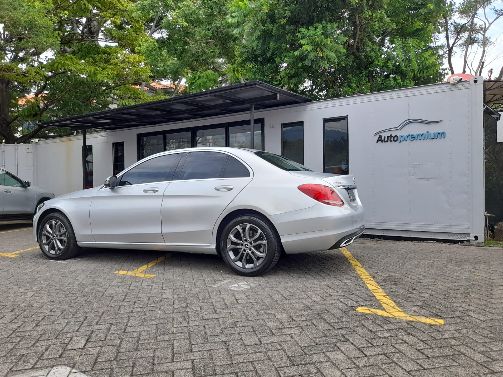 MERCEDES BENZ C250
