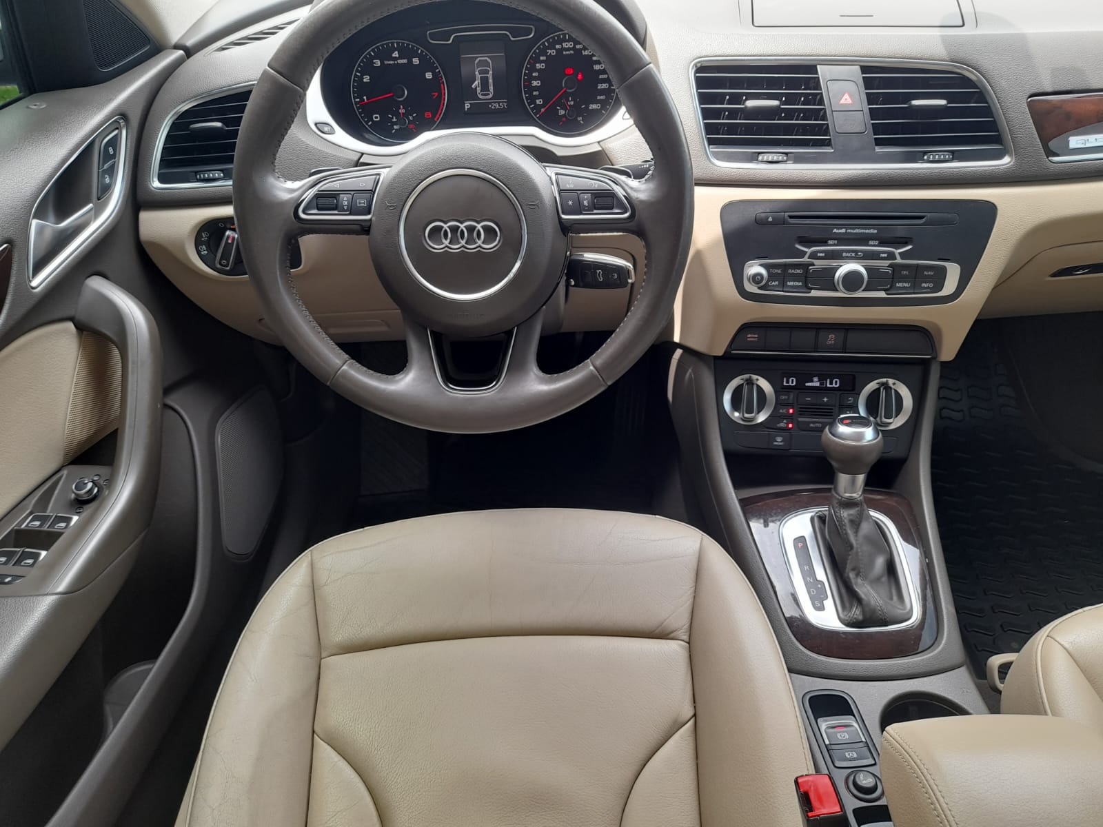 AUDI Q3