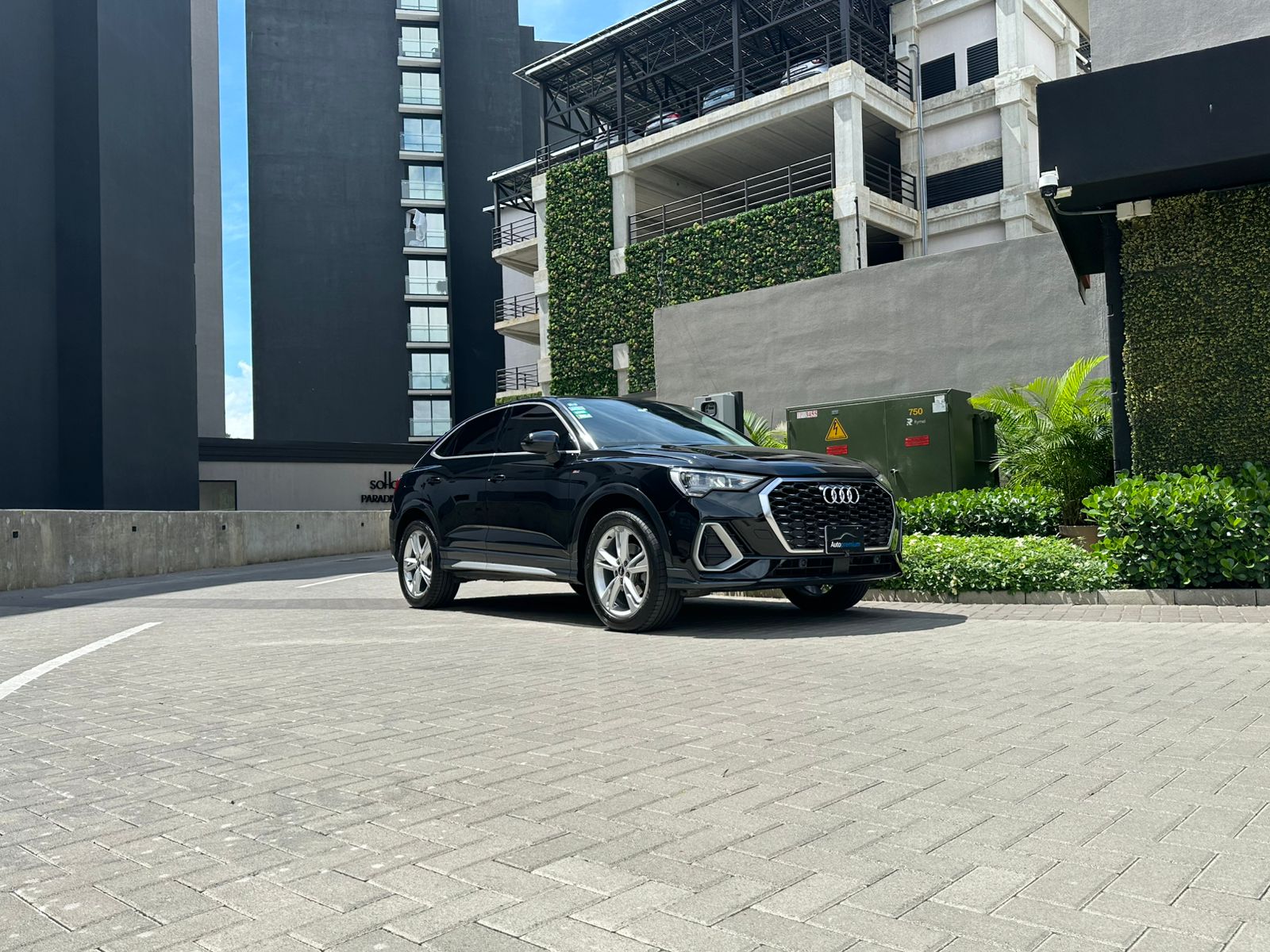 AUDI Q3 S-LINE