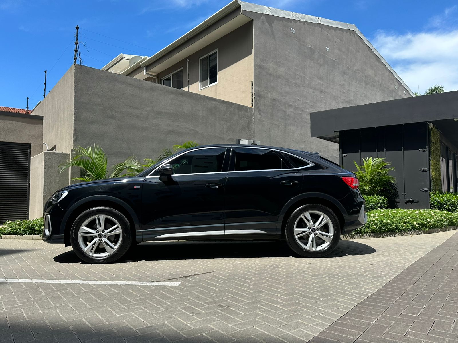 AUDI Q3 S-LINE