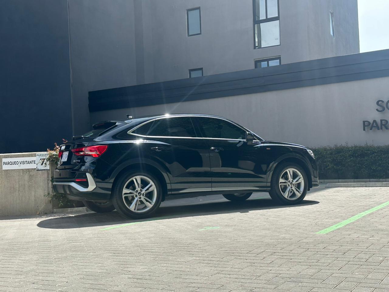 AUDI Q3 S-LINE