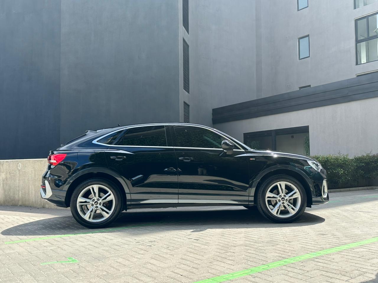 AUDI Q3 S-LINE