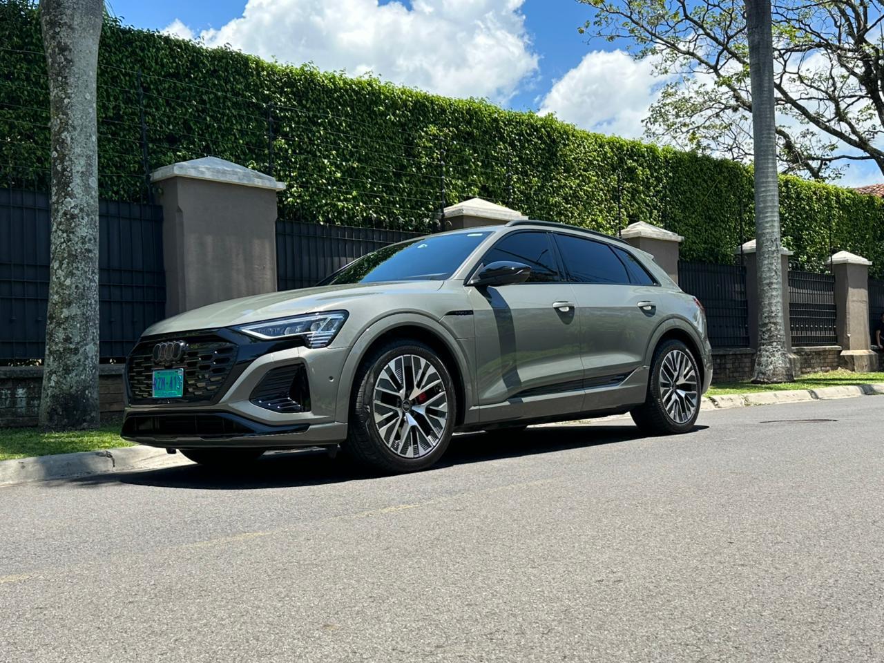 Q8 E-TRON QUATTRO S-LINE